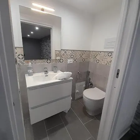 House Under Arch Tatil Evi *