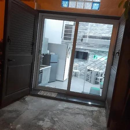 Nyaraló House Under Arch Palermo